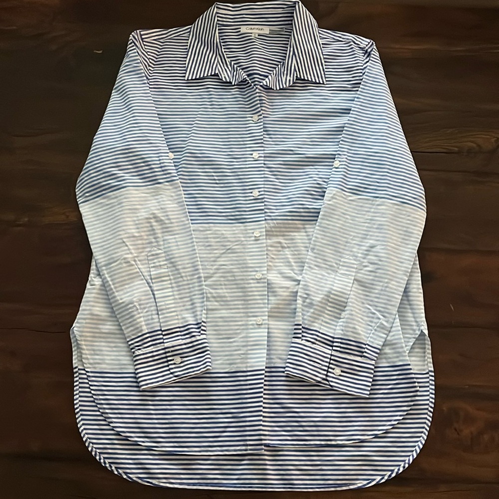 Calvin Klein top size M